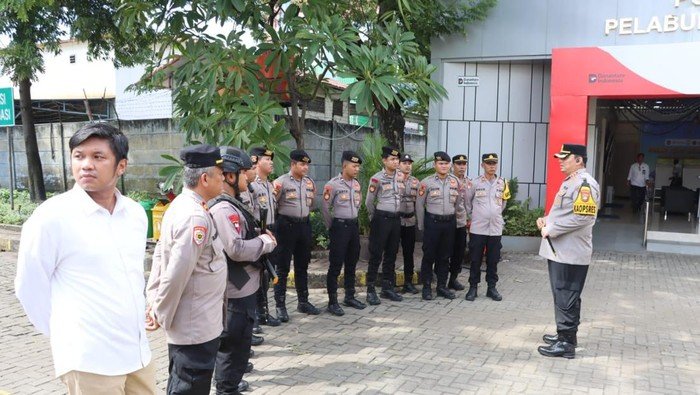 Polisi Pastikan Pos Pelayanan-Pengamanan Nataru di Priok Siap Layani Masyarakat - Update 2