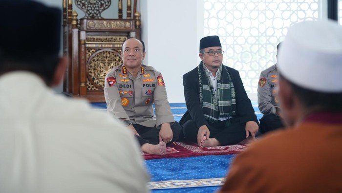 Kades Cibinong Berperan Aktif dalam Pembangunan SMA Kemala Taruna Bhayangkara, Kontribusi Nyata untuk Masyarakat Desa