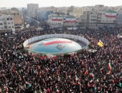 “Konflik di Iran: Polandia dan Italia Serukan Warganya Tinggalkan Iran Segera, Dunia Tunggu Langkah PBB”