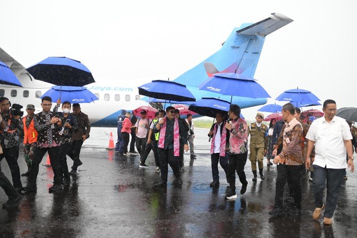 Dari Rp 1,5 Juta ke Rp 400 Ribu, Tiket Pesawat Jakarta-Jember Berkat Janji DPR!