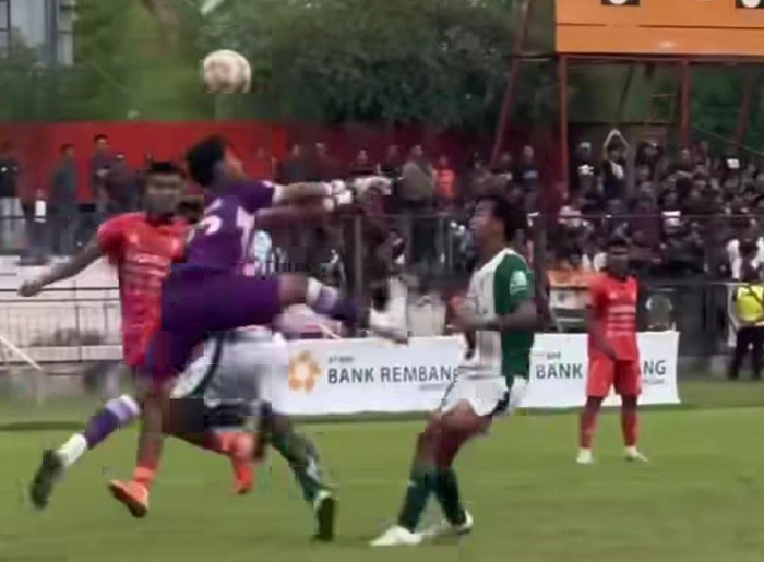 Kiper Liga 4 yang Lakukan Tendangan Kungfu, Minta Maaf atas Reaksi Publik!