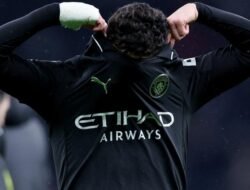 Klasemen Liga Inggris: Gagal Menjagak Arsenal, City Dikencangkan Oleh MU