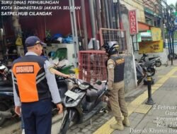Satpol PP Tegur Pemilik Toko Usai Parkiran di Trotoar Jaksel Halangi Tunanetra – Update 2