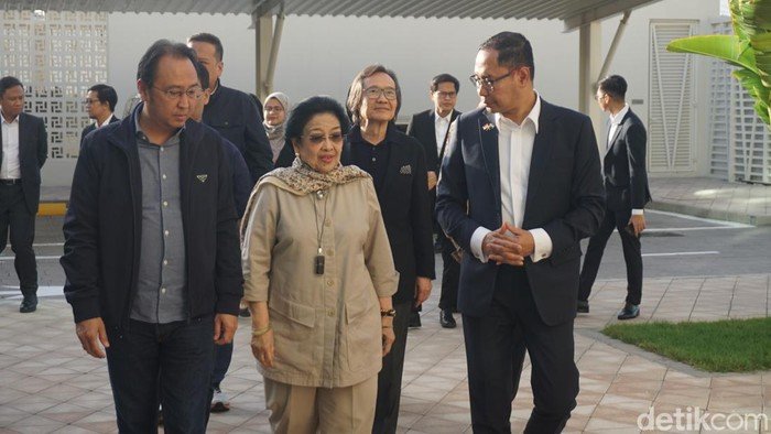 **Megawati Berkunjung ke KBRI Abu Dhabi, Bicarakan Pelayanan WNI dan Geopolitik**