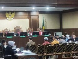 Jaksa dan Saksi dalam Interrogasi: Chromebook, Hukum, dan Puzzel Konsolidasi Harga yang Membuat Heboh