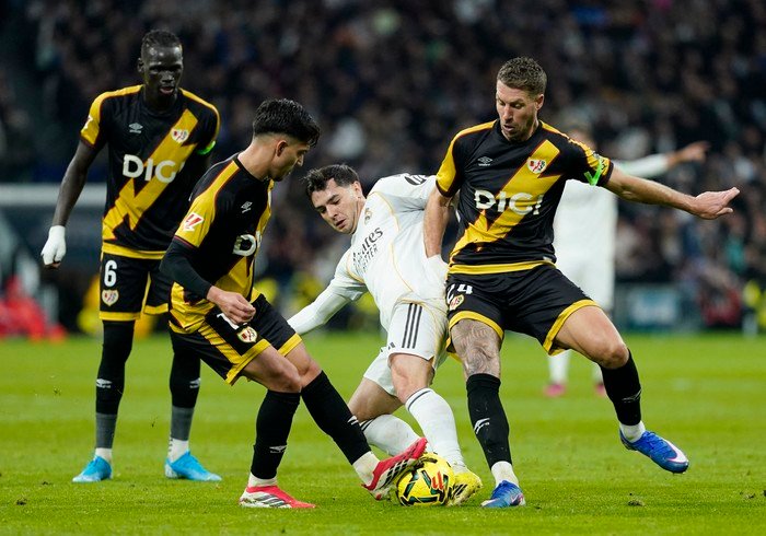 Presiden Barca Ejek Penalti Real Madrid, Mbappe Amankan Kemenangan