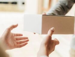 Pria Santai Curig Pandang, Curi Paket Depan Anak-Istri di Kalibata Viral, Polisi Turun Tangan