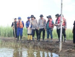 **Dukung Ketahanan Pangan, Kapolda Metro Tinjau Tambak Udang di Muara Gembong**