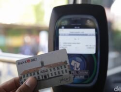 “Tukar Kartu di TransJ Jaktim: Polisi Tangkap Wanita Viral, Apa yang Sebenarnya Terjadi?”