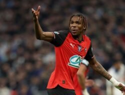 “Jacquet Dibeli untuk Masa Depan Liverpool: Apakah Ini Pertanda Kebalikannya?”