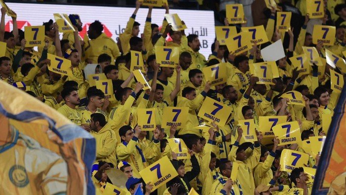 Tanpa Kehadiran CR7, Dukungan Fans Al Nassr untuk Ronaldo Makin Kuat!