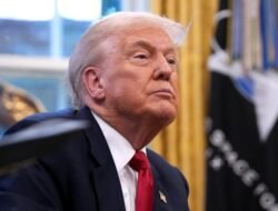 “Kontroversi Video Rasis Obama, Trump Tetap Keras”