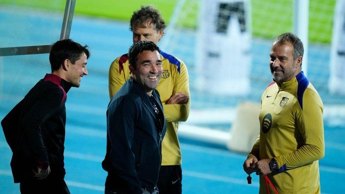 **Jelang Pilpres Barca, Flick Tegaskan Dukungan ke Deco: Apakah Ini Awal Perubahan Besar?**