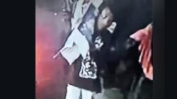 Viral Pria Diduga Gendong Mayat di Tambora, Polisi Selidiki: Apa yang Sebenarnya Terjadi?