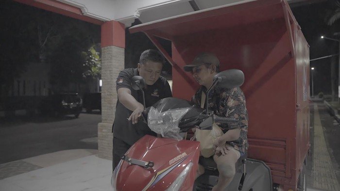 **Dari Kebutuhan ke Kemandirian: Bantuan ATENSI Motor Roda Tiga bagi Wak Keple**