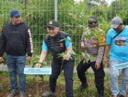 Dukung Gerakan Indonesia ASRI, Polres Bogor Tanam Pohon dan Tebar Benih Ikan!