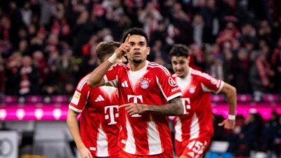 “Bayern Munich 5-1 Hoffenheim: Diaz’s Trilogi Gol, Roten Terbang Tinggi!”