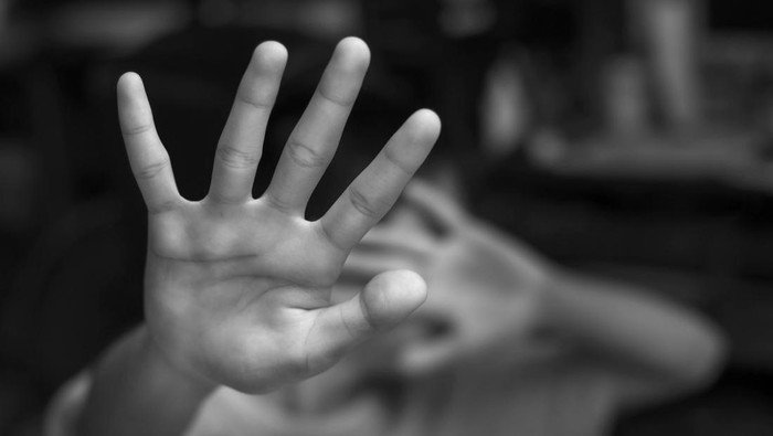 **Guru SD Jember Telanjangi 22 Siswa, Dibebastugaskan Karena Uang Hilang!**