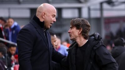 “Pertarungan di Belakang Layar: Siapa yang Akan Dipecat, Arne Slot atau Thomas Frank?”