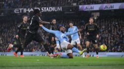 **Man City Ungguli Fulham 3-0 di Babak Pertama: Kekuatan Taktik Guardiola di Etihad Stadium**