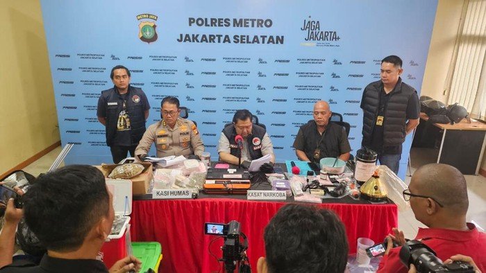 [Kreator Konten di Jaksel Jadi Tersangka Tanam Ganja, Istri Turut Kena]