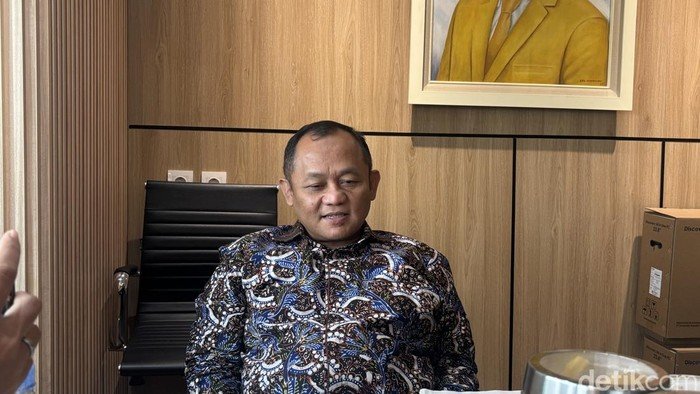Dari Papua ke Golkar: Bahlil Resmi Jadi Caleg 2029, Menjanjikan Gelombang Baru dalam Politik!