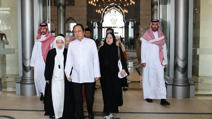Megawati Bakal Tunaikan Umroh Usai dari Madinah, Doakan Indonesia - Update 3