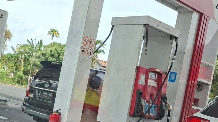 Tuban Viral: Mobil Dinas Diduga Ganti Pelat Hitam, Bisa Isi Pertalite?