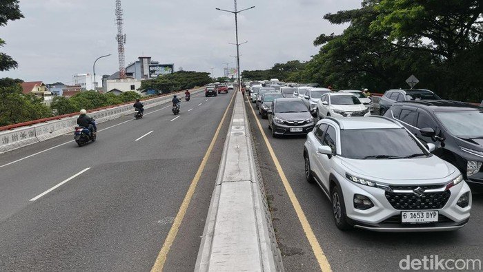 Long Weekend Imlek, Macet di Pasteur Bandung Hari Ini, Solusi Apa yang Diperlukan?