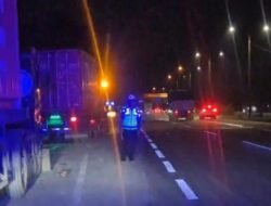 Perintah Kakorlantas Polri, Truk di Tol Terpaksa Tertib!