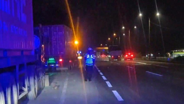 Perintah Kakorlantas Polri, Truk di Tol Terpaksa Tertib!