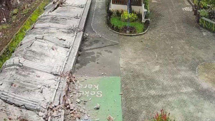 Polisi Gelar penyidikan, Siapa yang Bertanggung Jawab atas Robohnya Tembok SMPN 182 Jaksel?