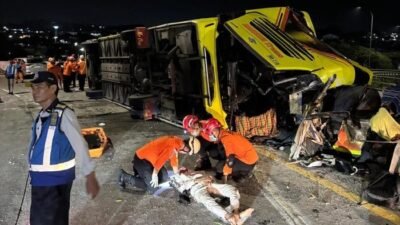 “Terungkap SIM Palsu hingga Trayek Ilegal Bus Maut di Tol Krapyak: Apakah Pengawasan di Tol Krapyak Benar-Benar Aman?”