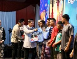 Hari Pertama Ramadan, Tito Karnavian Berbagi Makanan Sederhana bersama Warga Aceh Tamiang