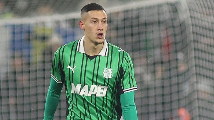 **The Man Behind Sassuolo's Impregnable Defense: Jay Idzes**