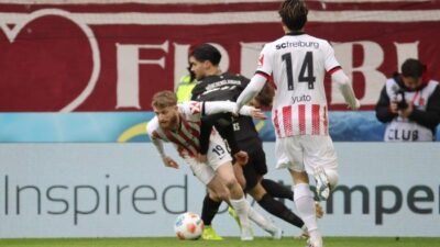 “Mengejutkan! Freiburg Vs Gladbach: Kevin Diks Cs Tumbang 1-2, Gagal di Hadapan Ribuan Penonton”