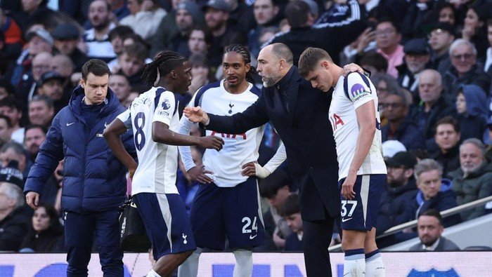 Tragedi Spurs! Tottenham Calon Degradasi, Fans Minta Tanggung Jawab!