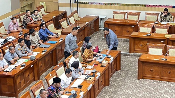 Komisi III DPR Usir Pengembang Perumahan saat Rapat Polemik Musala di Bekasi - Update 3