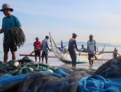 Zakat Untuk Perlindungan Nelayan: MUI Beri Alternatif Lindungi Pekerja Laut dari Krisis