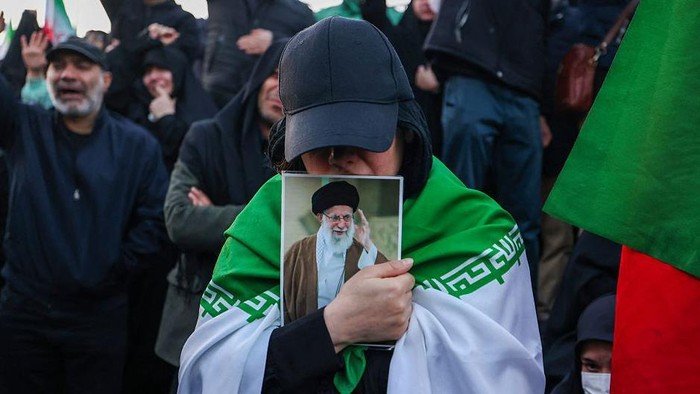 Khamenei Wafat, Apa yang Bisa Terjadi Selanjutnya? Masa Depan Iran dalam Tanduk Keputusan yang Berisiko