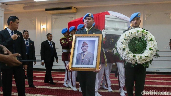 Muzani Terungkap: Permintaan Akhir Try Sutrisno Soal UUD 1945