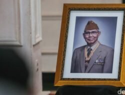 Bendera Setengah Tiang, Pemerintah Peringati Kehilangan Try Sutrisno