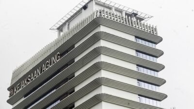 **Korupsi Limbah Sawit: Kejagung Sita Tanah-Pabrik, Warga Geram**