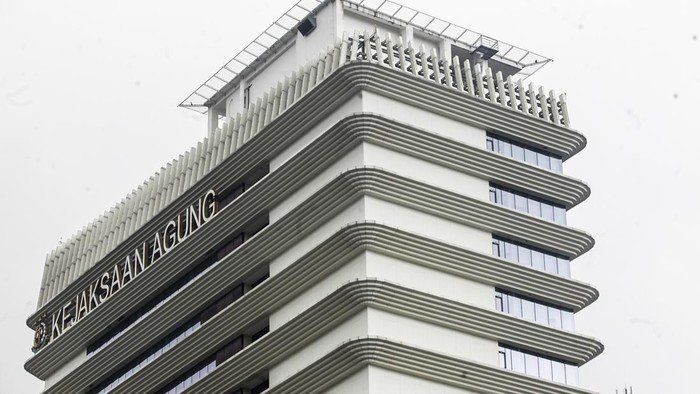 **Korupsi Limbah Sawit: Kejagung Sita Tanah-Pabrik, Warga Geram**