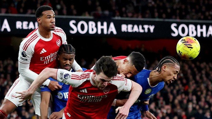 Revolution in Tactics: Guardiola on Arsenal's 'Corner FC' Strategy