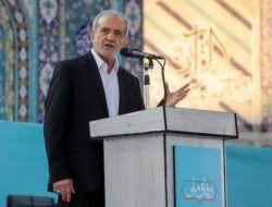 “Pesan Presiden Iran ke Negara-negara Teluk: Tidak Ada Pilihan Selain Melawan”