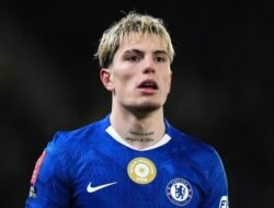 Garnacho Terus Dicemooh, Rosenior Tidak Paham dengan Situasi Ini