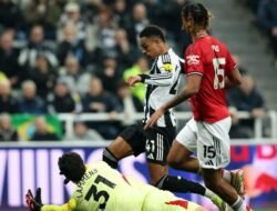 Lammens Sebut Ramsey Diving: Apakah Wasit Tuli di St. James’ Park?