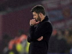 MU Kalah, Apa yang Salah Carrick? Pemain Tertinggal Jauh