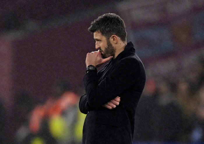 MU Kalah, Apa yang Salah Carrick? Pemain Tertinggal Jauh